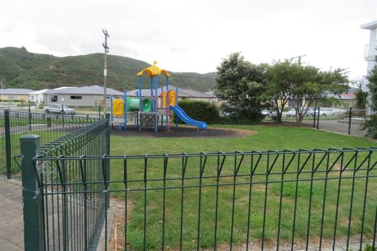Photo of property in 95 Farmer Crescent, Taita, Lower Hutt, 5011