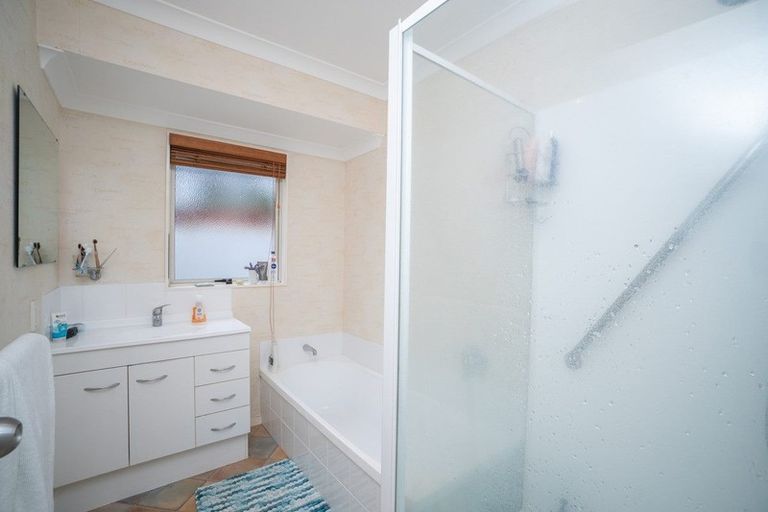 Photo of property in 39 Parnell Heights Drive, Kelvin Grove, Palmerston North, 4414