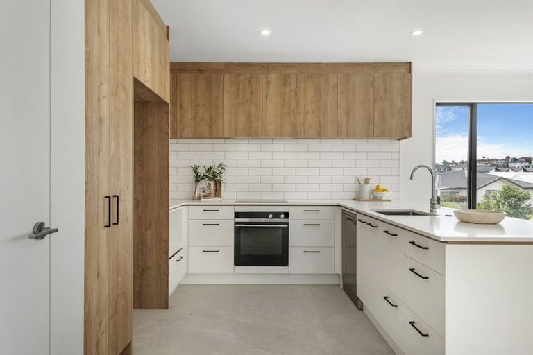 Photo of property in 36b Kukuwai Avenue, Red Beach, 0932