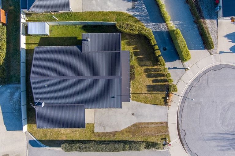 Photo of property in 12a Alpha Close, Wanaka, 9305