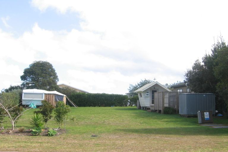 Photo of property in 105 Kowhai Avenue, Matarangi, Whitianga, 3592