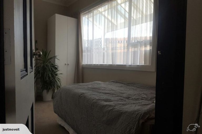 Photo of property in 2 Moffett Street, Islington, Christchurch, 8042