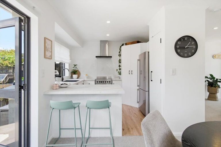 Photo of property in 11 Reef Avenue, Papamoa Beach, Papamoa, 3118