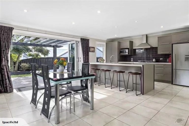 Photo of property in 2 Hansard Place, Bethlehem, Tauranga, 3110