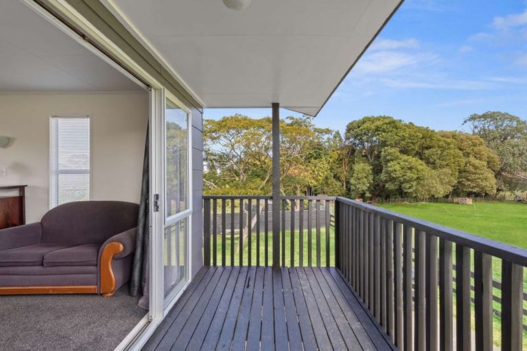 Photo of property in 121 Weraroa Road, Waverley, 4510