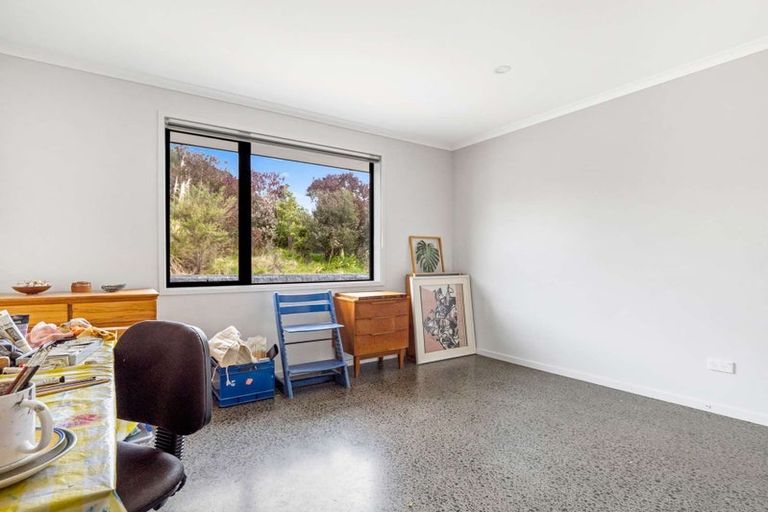 Photo of property in 103 Mcleod Road, South Head, Helensville, 0874