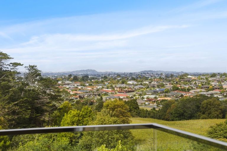 Photo of property in 85c Lake Panorama Drive, Henderson Valley, Auckland, 0614