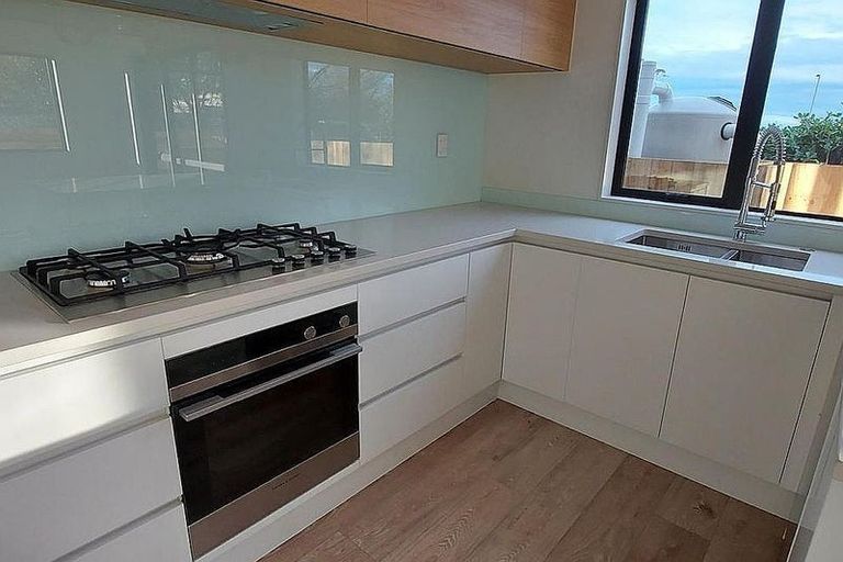 Photo of property in 29d Mackenzie Street, Te Atatu South, Auckland, 0610