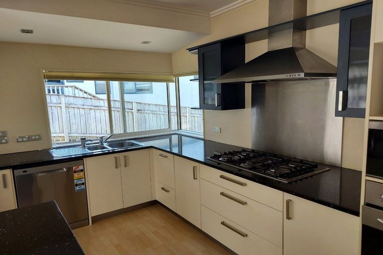 Photo of property in 13 Colin Guppy Crescent, Riverstone Terraces, Upper Hutt, 5018