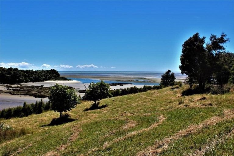 Photo of property in 50 Rangihaeata Road, Rangihaeata, Takaka, 7182
