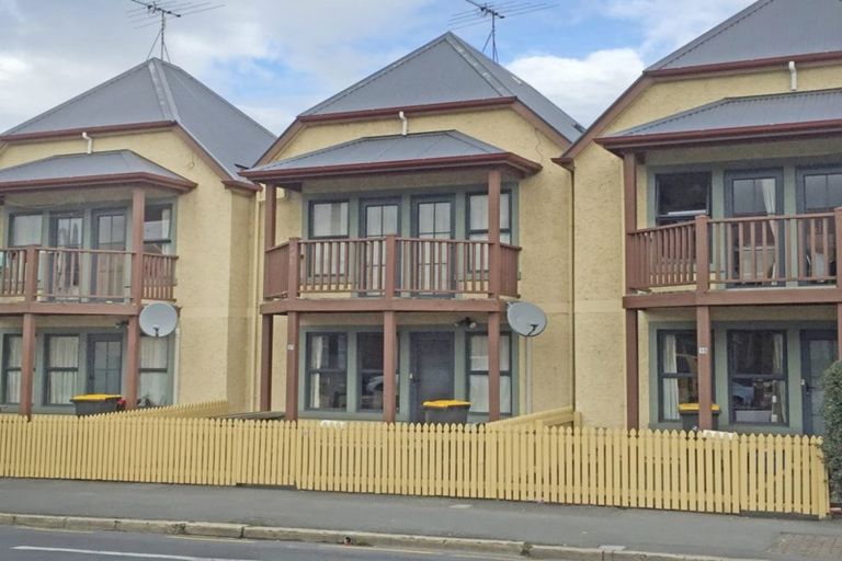 Photo of property in 17 Howe Street, North Dunedin, Dunedin, 9016