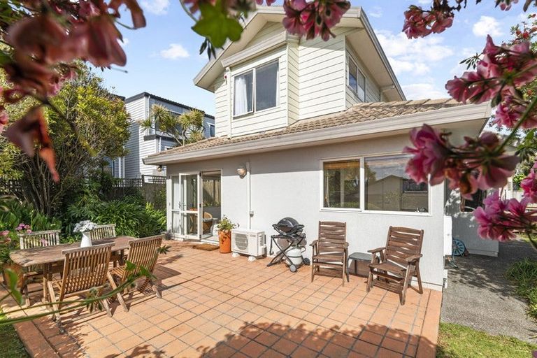 Photo of property in 1/46 Blakeborough Drive, Forrest Hill, Auckland, 0620