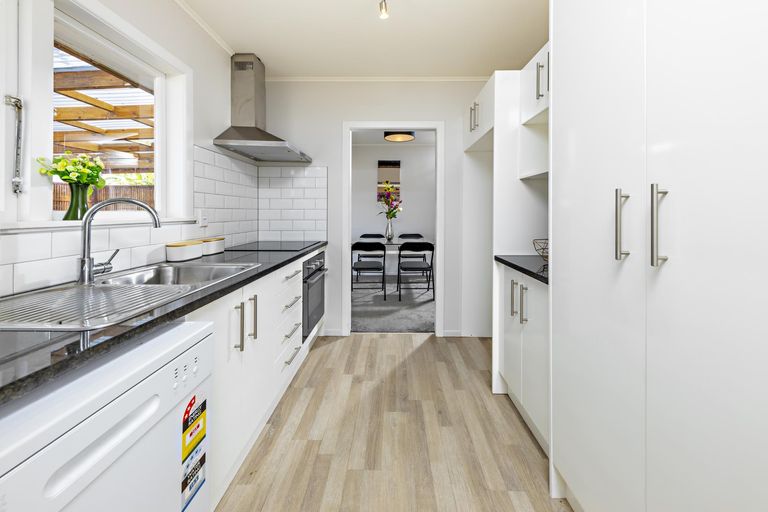 Photo of property in 16 Lyncroft Street, Mangere East, Auckland, 2024