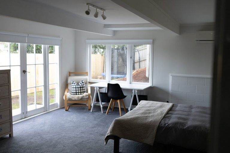 Photo of property in 1/27 Huka Road, Birkenhead, Auckland, 0626