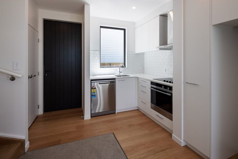 Photo of property in 4/52 High Street, Island Bay, Wellington, 6023