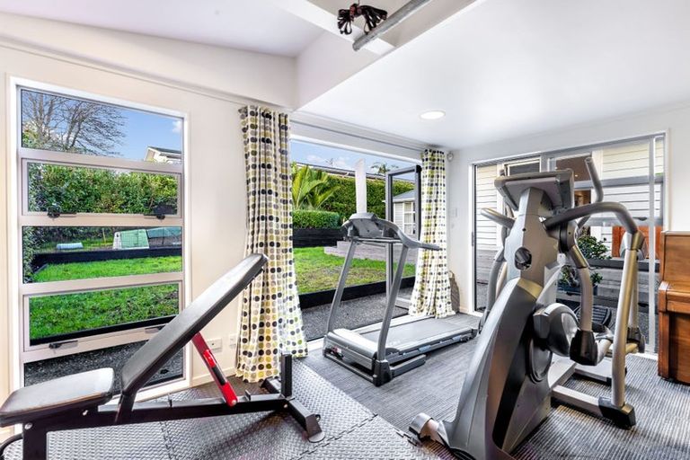 Photo of property in 2/11 Hart Road, Hauraki, Auckland, 0622