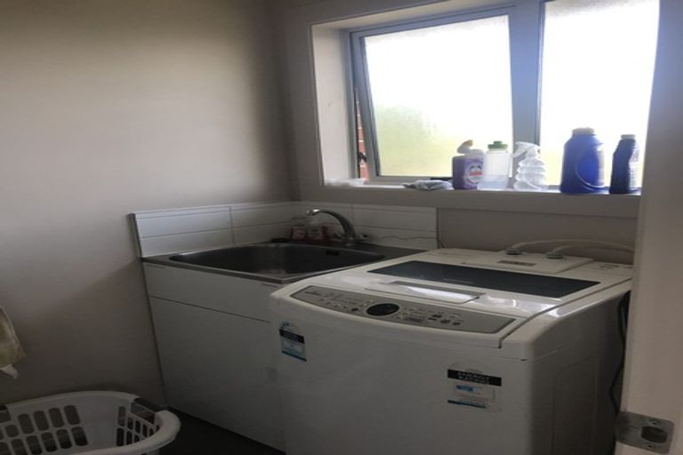 Photo of property in 55a Kenderdine Road, Papatoetoe, Auckland, 2025