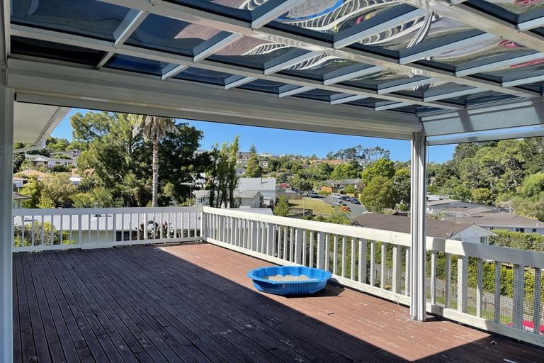 Photo of property in 14 Erica Road, Sunnynook, Auckland, 0620