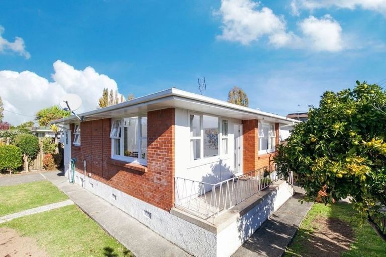 Photo of property in 1/84 Nile Road, Milford, Auckland, 0620