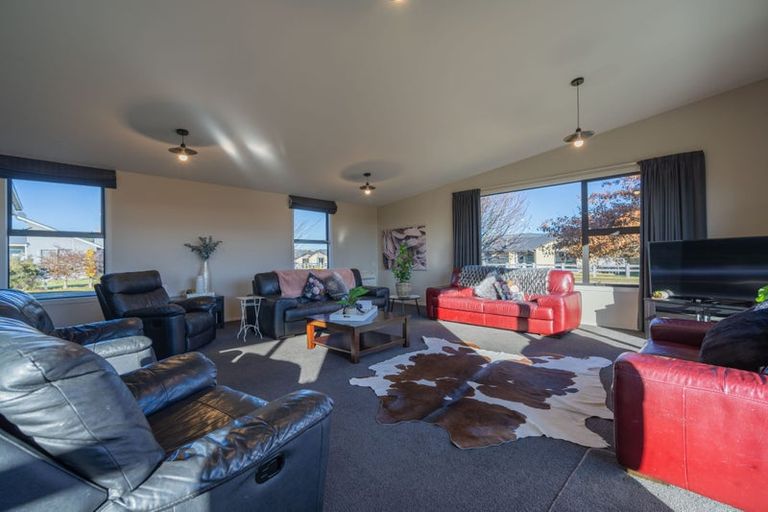 Photo of property in 21 Pop Andrew Drive, Te Anau, 9600