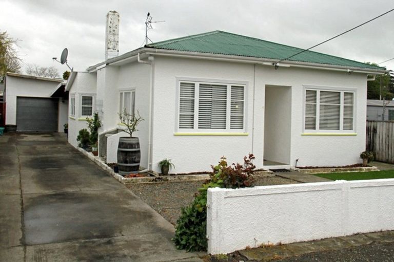 Photo of property in 6 Victoria Street, Carterton, 5713