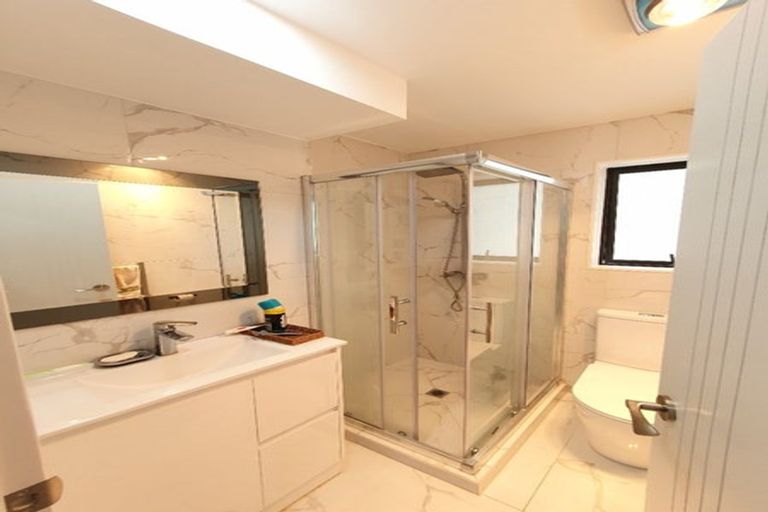 Photo of property in 425d Great South Road, Opaheke, Papakura, 2113