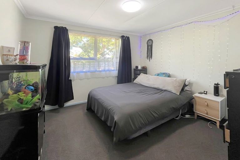 Photo of property in 35 Maxwells Line, Awapuni, Palmerston North, 4412