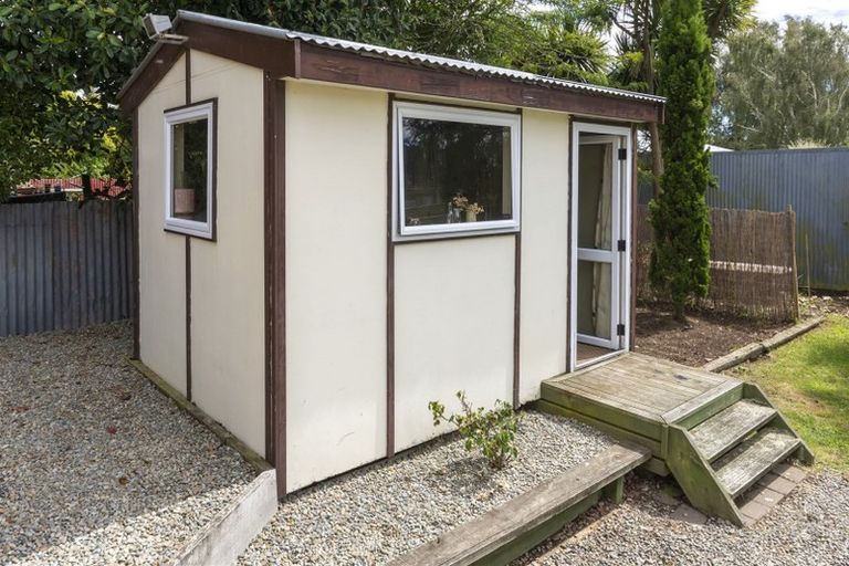 Photo of property in 28 Queens Avenue, Waikuku Beach, 7402