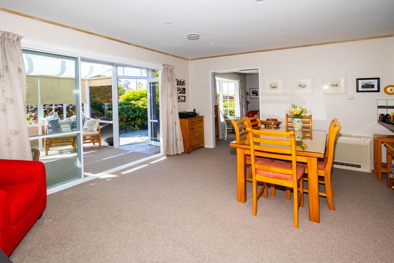 Photo of property in 71 Main North Road, Geraldine, 7930