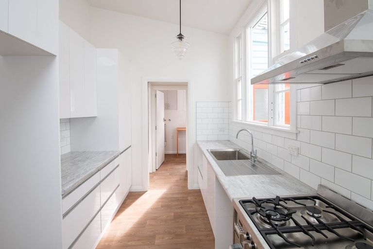 Photo of property in 22 Para Street, Miramar, Wellington, 6022