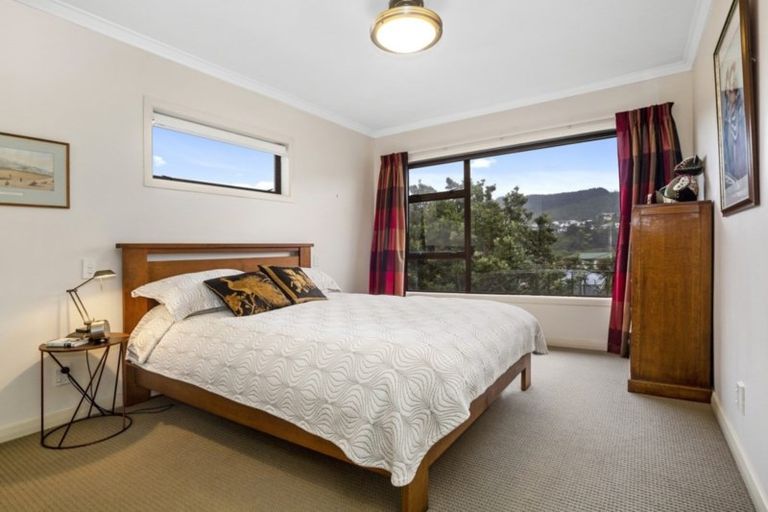 Photo of property in 24 Ranui Terrace, Tawa, Wellington, 5028