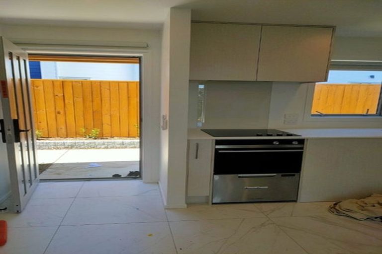 Photo of property in 4/22 Denver Avenue, Sunnyvale, Auckland, 0612