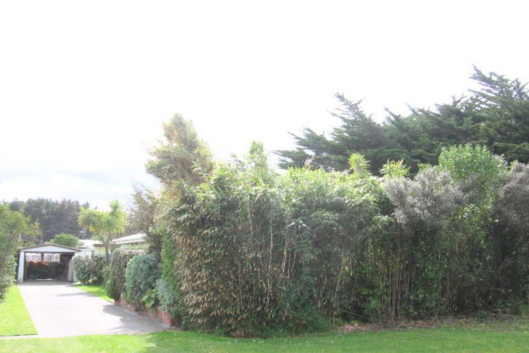 Photo of property in 3 Hennessy Street West, Foxton Beach, Foxton, 4815