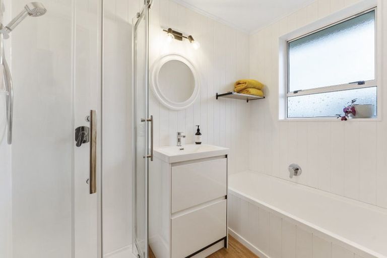 Photo of property in 256b Wellington Road, Wainuiomata, Lower Hutt, 5014