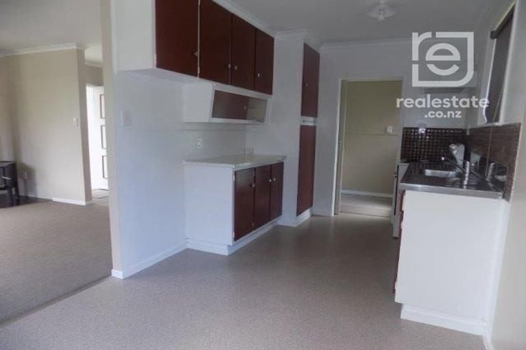 Photo of property in 76 Fitzwater Place, Henderson, Auckland, 0612