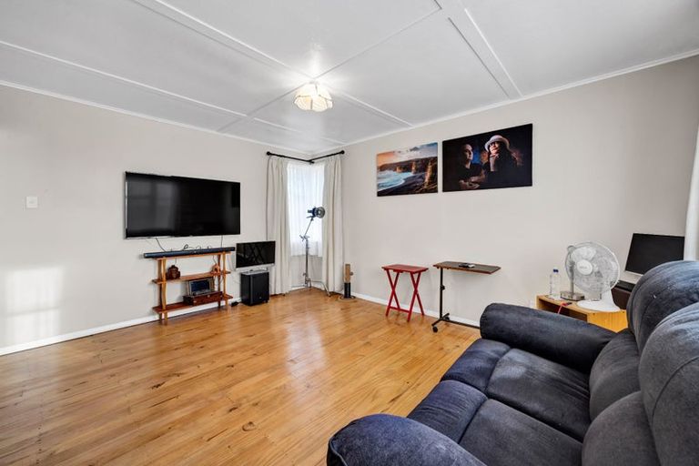 Photo of property in 16 Manchester Street, Patea, 4520