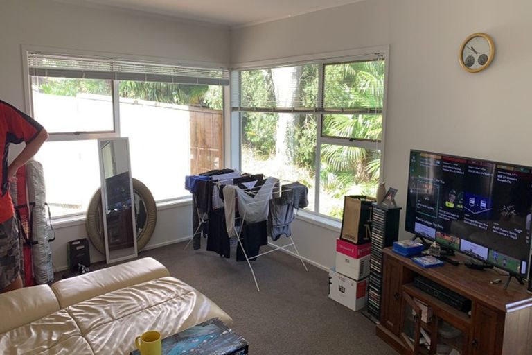 Photo of property in 1/75 Stredwick Drive, Torbay, Auckland, 0630