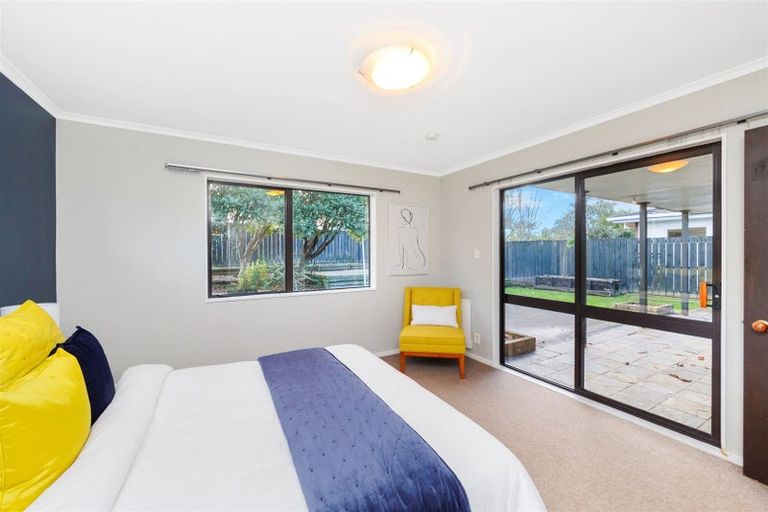 Photo of property in 100 John F Kennedy Drive, Milson, Palmerston North, 4414