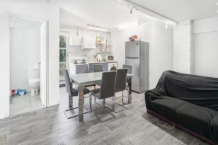 Photo of property in 102 Newcastle Road, Dinsdale, Hamilton, 3204