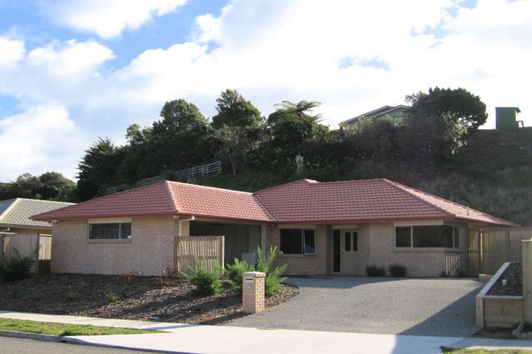 Photo of property in 8 Leanne Way, Waikanae Beach, Waikanae, 5036