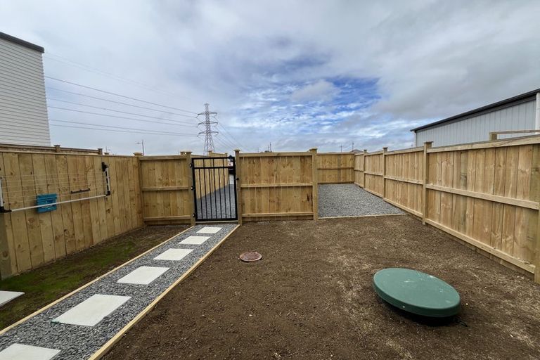 Photo of property in 20 Kapeta Lane, Karaka, 2113