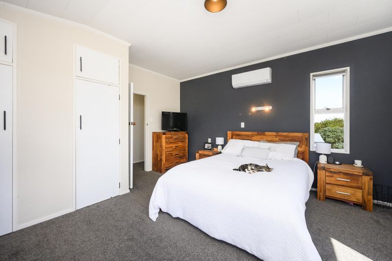 Photo of property in 28 Summerhill Drive, Fitzherbert, Palmerston North, 4410