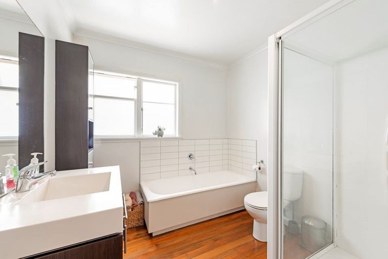 Photo of property in 96 Parkers Road, Tahunanui, Nelson, 7011