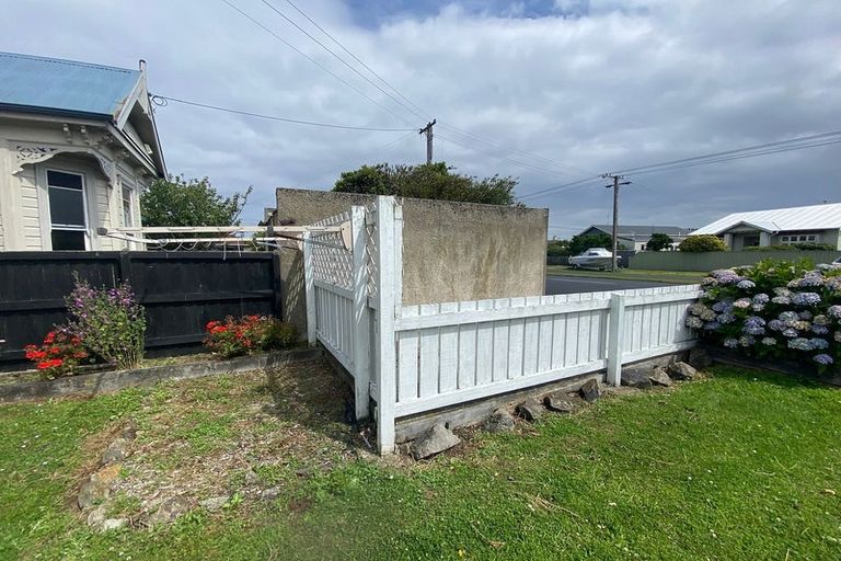 Photo of property in 23 Royal Crescent, Saint Kilda, Dunedin, 9012