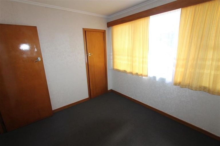 Photo of property in 12 Mawney Road, Henderson, Auckland, 0610
