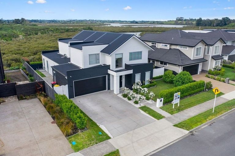 Photo of property in 57 Bayvista Drive, Karaka, Papakura, 2113