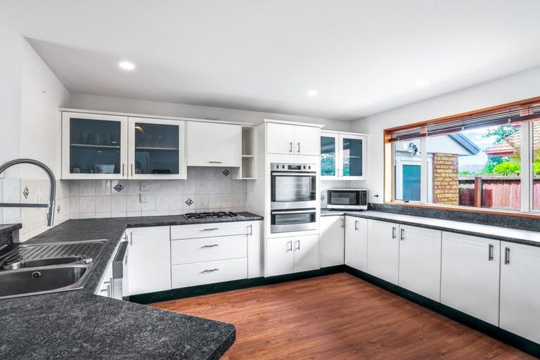 Photo of property in 19 Courtfield Close, Parklands, Christchurch, 8083