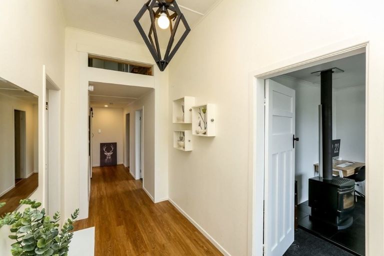 Photo of property in 525 Mangorei Road, Highlands Park, New Plymouth, 4312