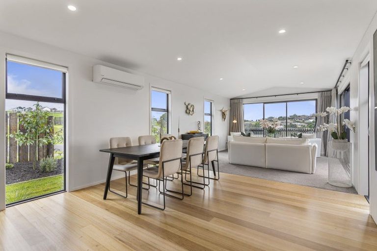 Photo of property in 37 Ridge Drive, Omokoroa, 3114