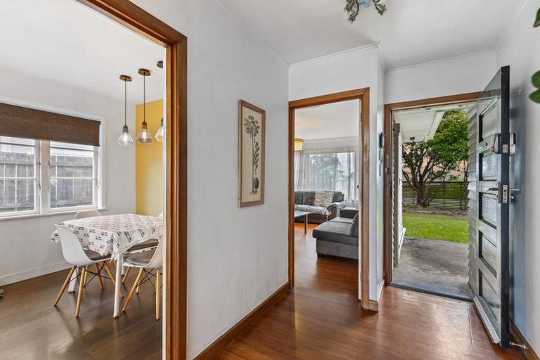 Photo of property in 69 Taikata Road, Te Atatu Peninsula, Auckland, 0610